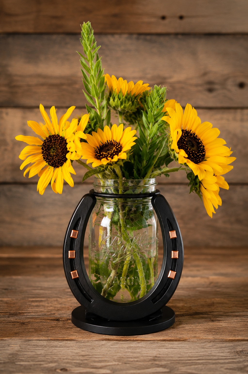 The Horseshoe Flower Vase Going Viral: Our Take on Western Mason Jar Décor